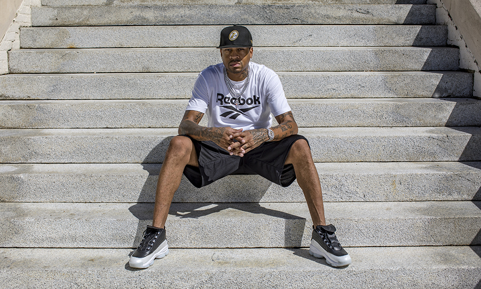 迪乌夫：过去我从没踢过右路，但只要能帮助球队我都愿意去做（迪乌夫：从未司职右路，但为球队我愿意尝试）