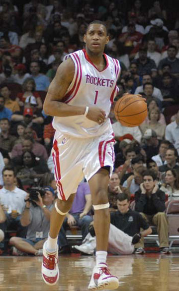 阿姆拉巴特：安东尼不该吃红牌，他并非故意踢对方面部（阿姆拉巴特：安东尼不该被红牌罚下，他并非故意踢到对方脸部）